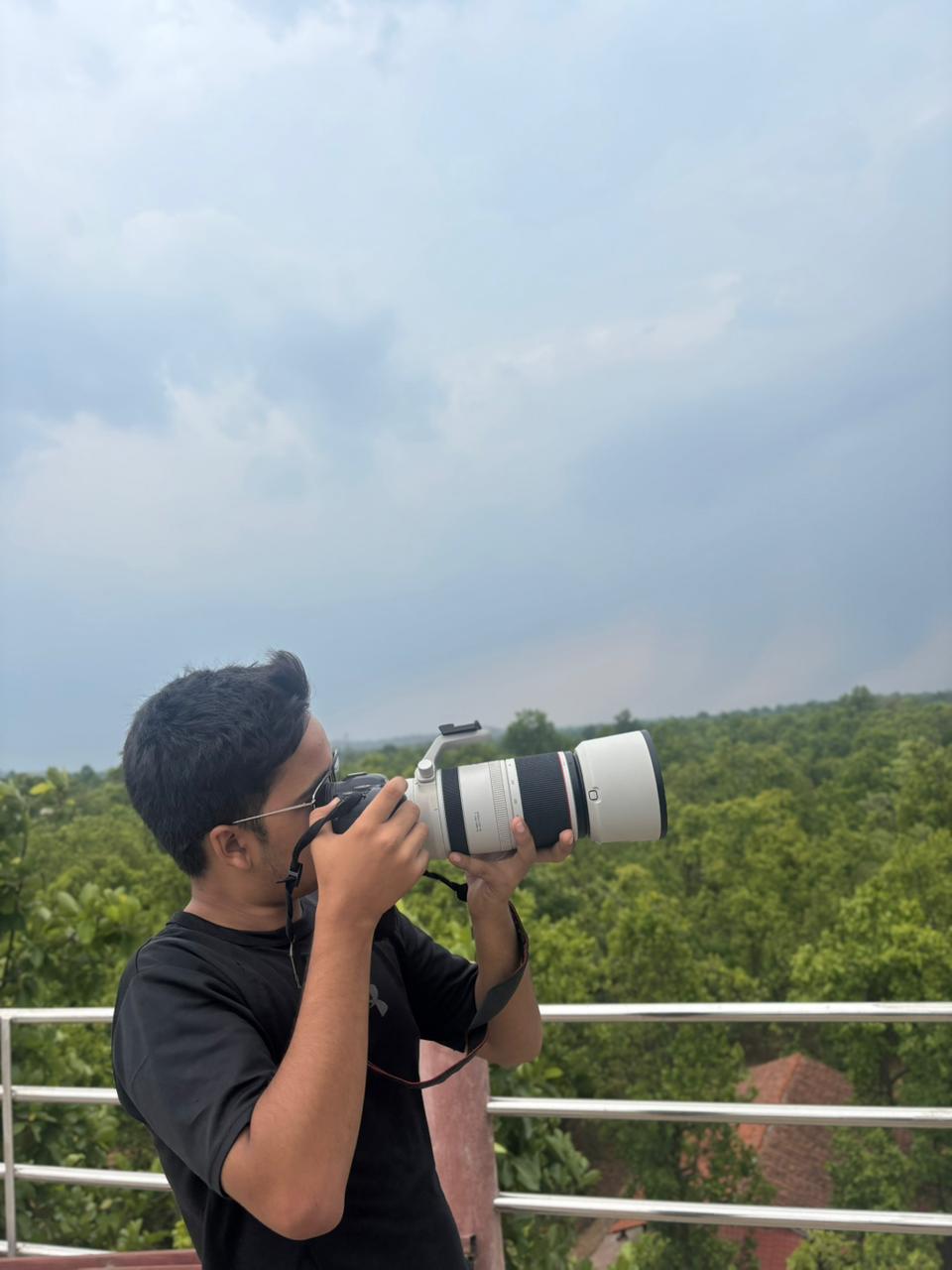 Viv photographing wildlife